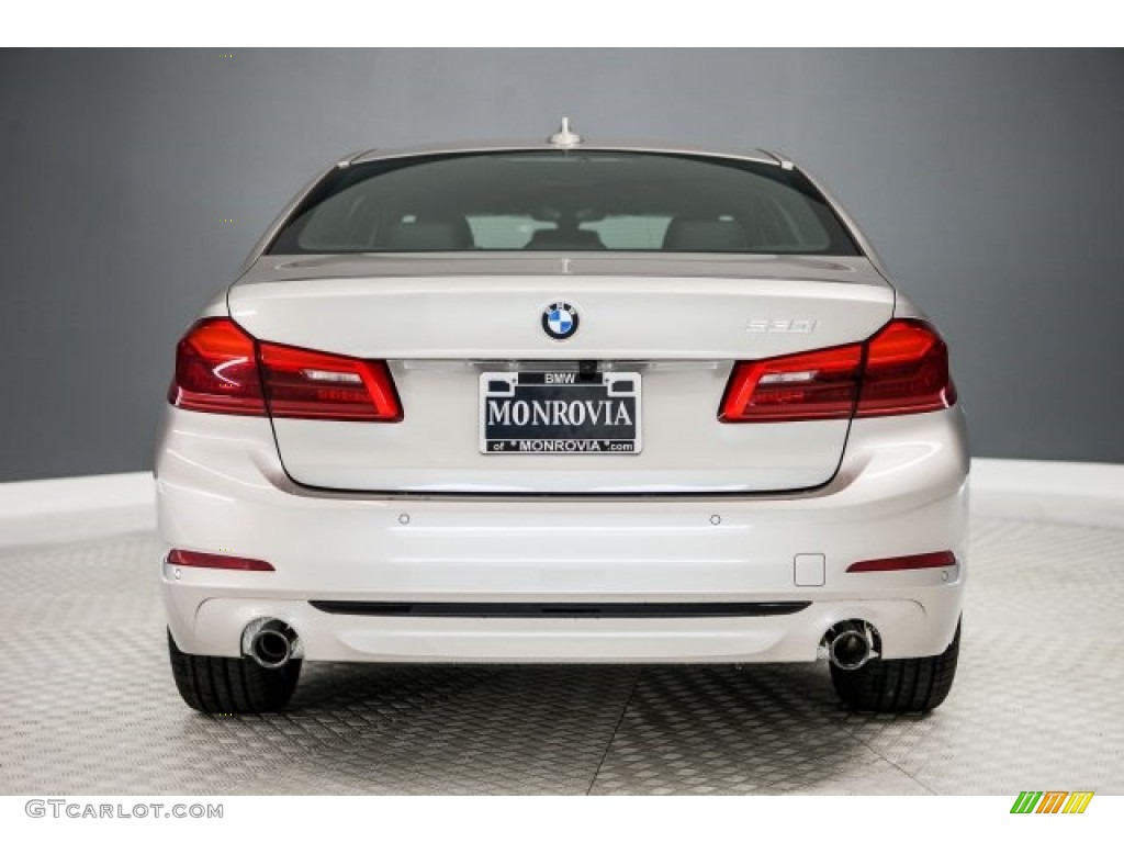 2017 5 Series 530i Sedan - Cashmere Silver Metallic / Black photo #4