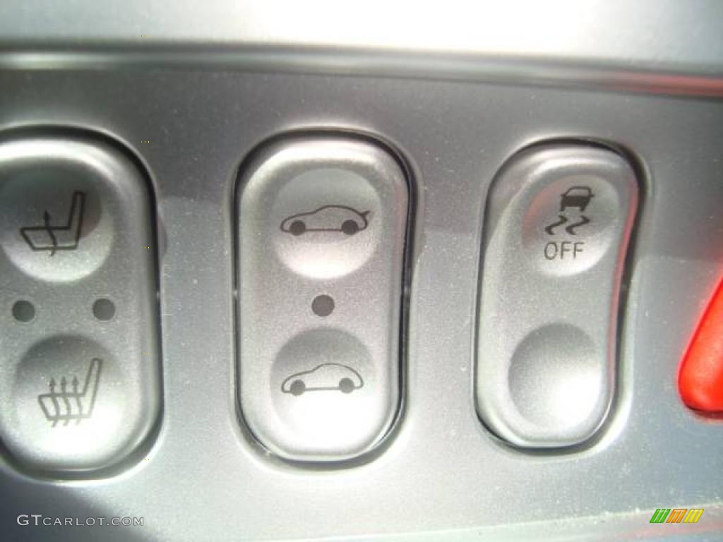 2004 Chrysler Crossfire Limited Coupe Controls Photo #11907981