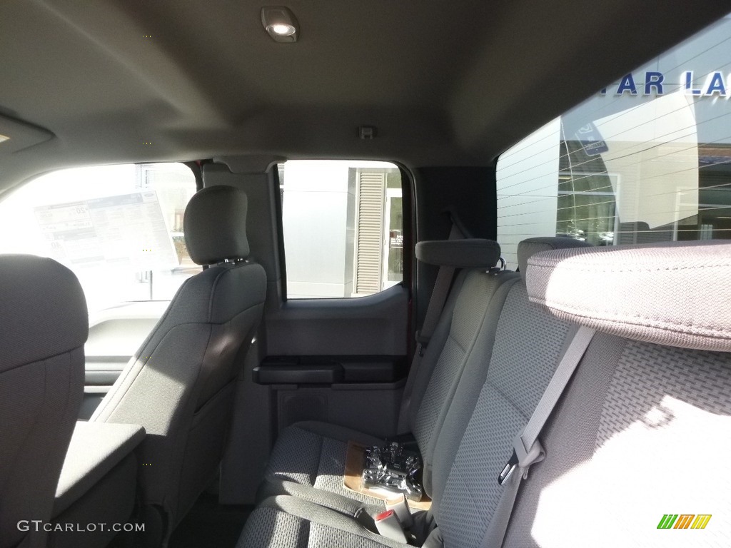2017 F150 XLT SuperCab 4x4 - Ruby Red / Earth Gray photo #11