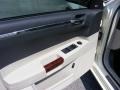 Cool Vanilla - 300 C HEMI Photo No. 12