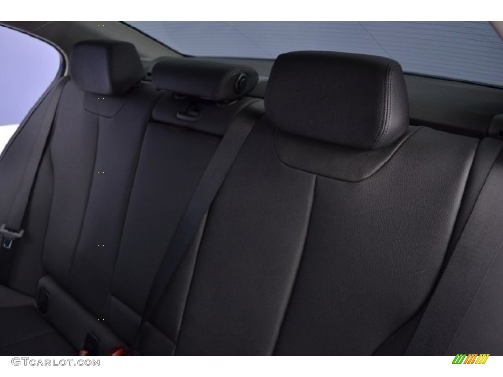 2014 3 Series 328d Sedan - Glacier Silver Metallic / Black photo #13