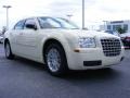 2009 Cool Vanilla White Chrysler 300   photo #4