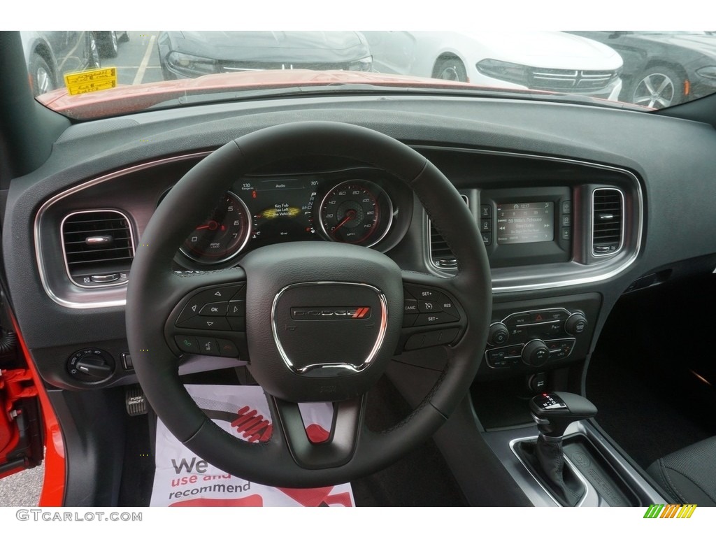 2017 Dodge Charger SE Dashboard Photos