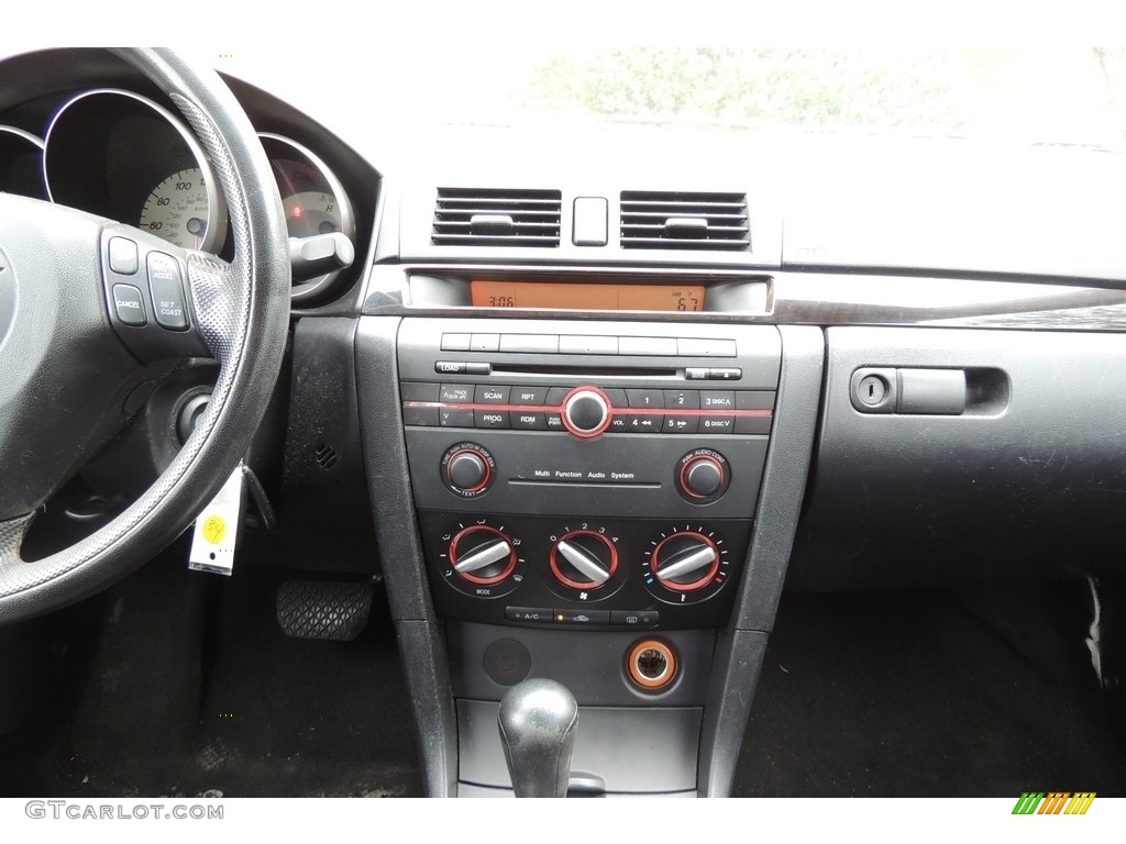 2008 MAZDA3 i Sport Sedan - Sunlight Silver Metallic / Gray photo #21