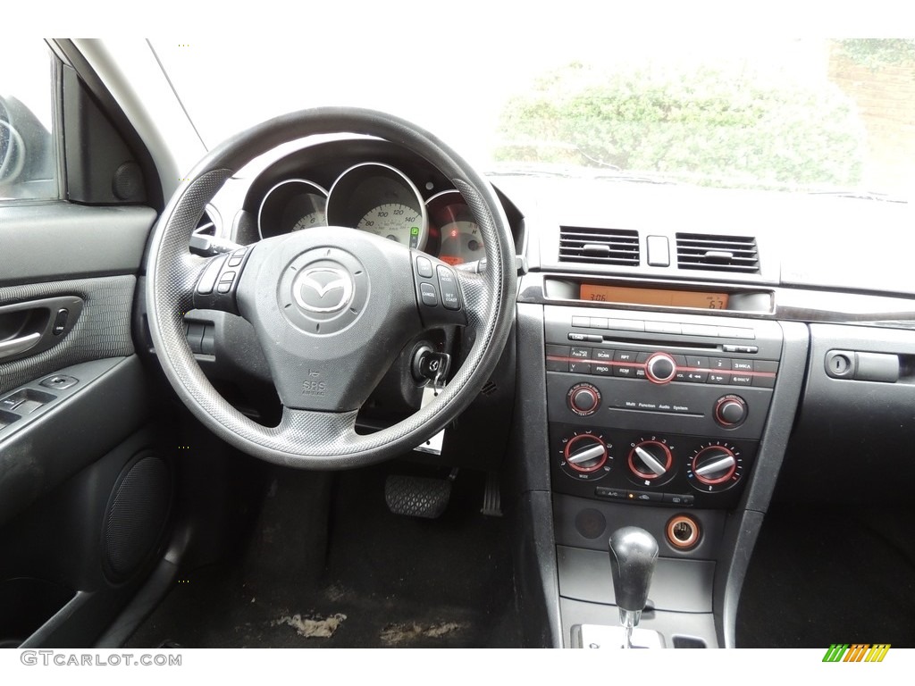 2008 MAZDA3 i Sport Sedan - Sunlight Silver Metallic / Gray photo #23