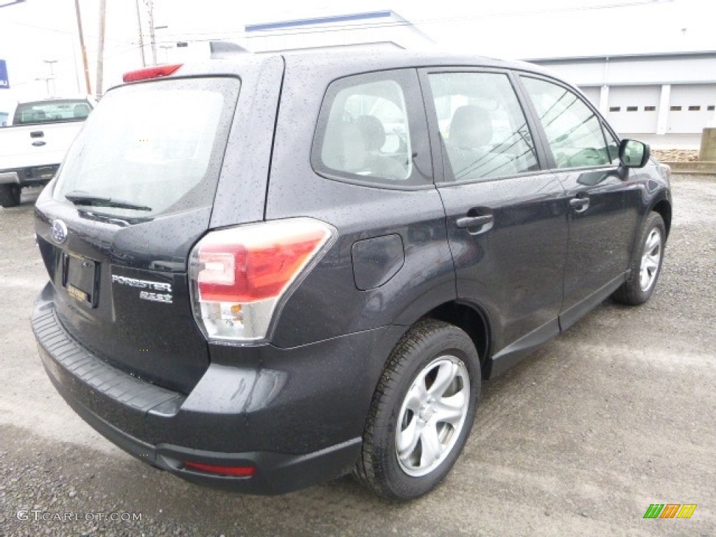 2017 Forester 2.5i - Dark Gray Metallic / Gray photo #4