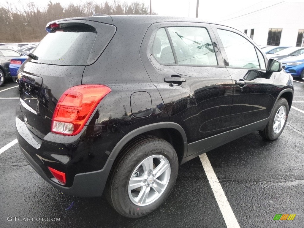 2017 Trax LS AWD - Mosaic Black Metallic / Jet Black photo #5