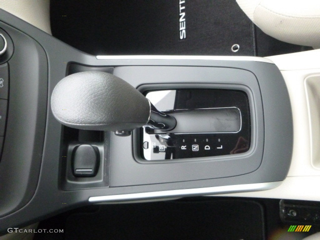 2017 Sentra S - Fresh Powder White / Marble Gray photo #19