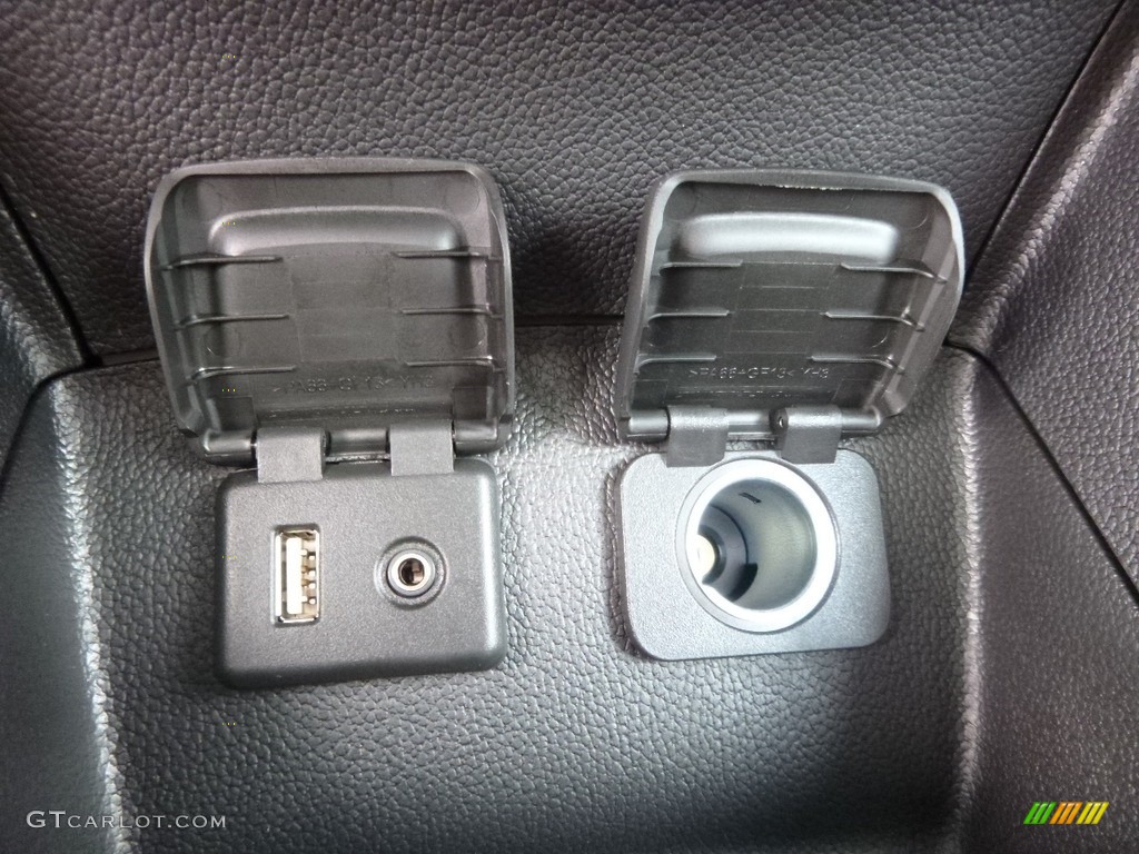 2017 Cruze LT - Mosaic Black Metallic / Jet Black photo #19