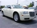 2009 Cool Vanilla White Chrysler 300   photo #4