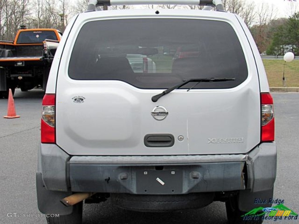 2004 Xterra SE - Silver Lightning Metallic / Gray photo #4