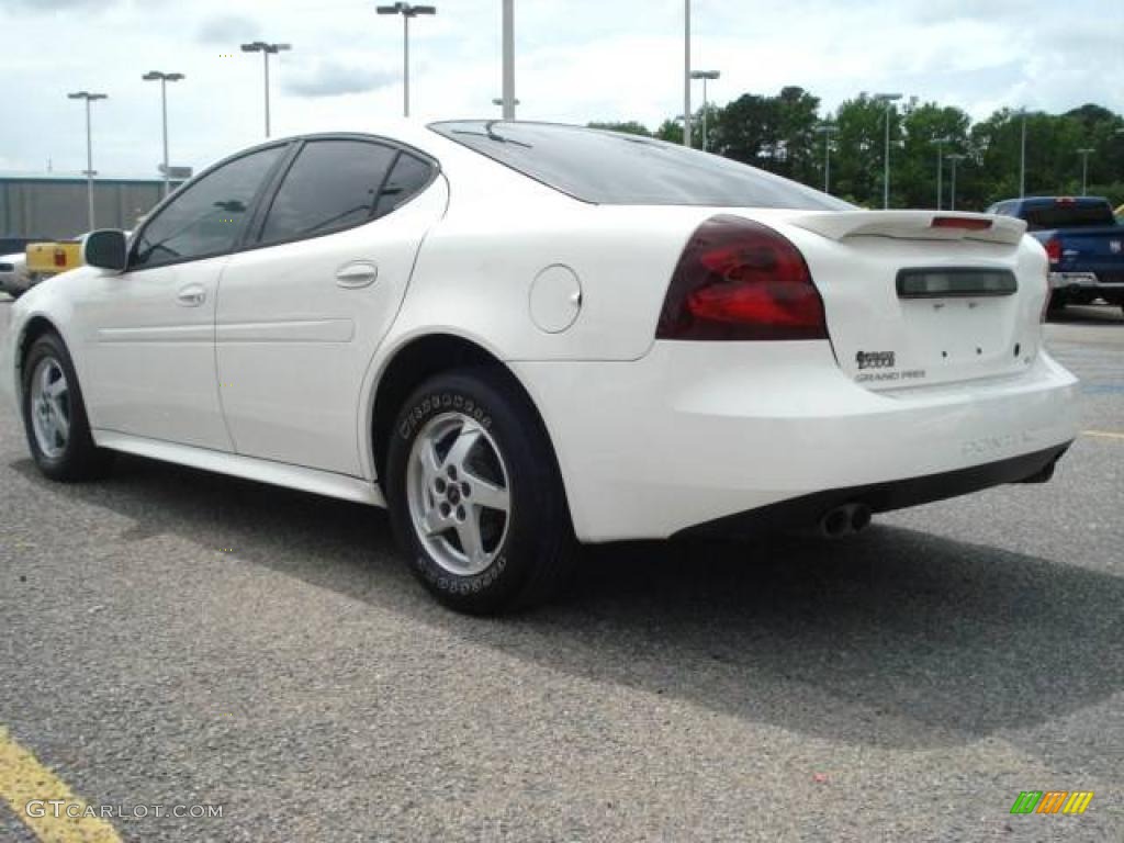 2004 Grand Prix GT Sedan - Summit White / Dark Pewter photo #4
