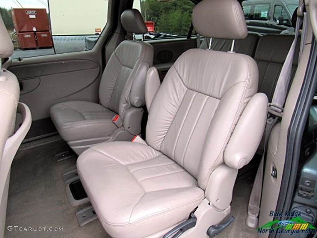 2001 Town & Country LXi - Shale Green Metallic / Sandstone photo #14