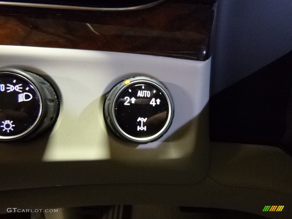 2015 Cadillac Escalade Luxury 4WD Controls Photo #119130629