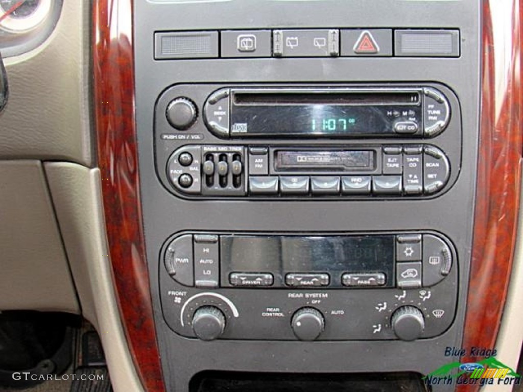 2001 Town & Country LXi - Shale Green Metallic / Sandstone photo #19