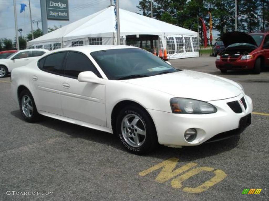 2004 Grand Prix GT Sedan - Summit White / Dark Pewter photo #7