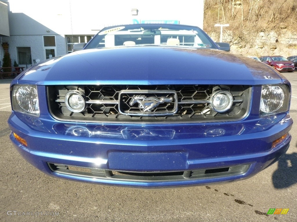 2006 Mustang V6 Premium Convertible - Vista Blue Metallic / Light Parchment photo #8