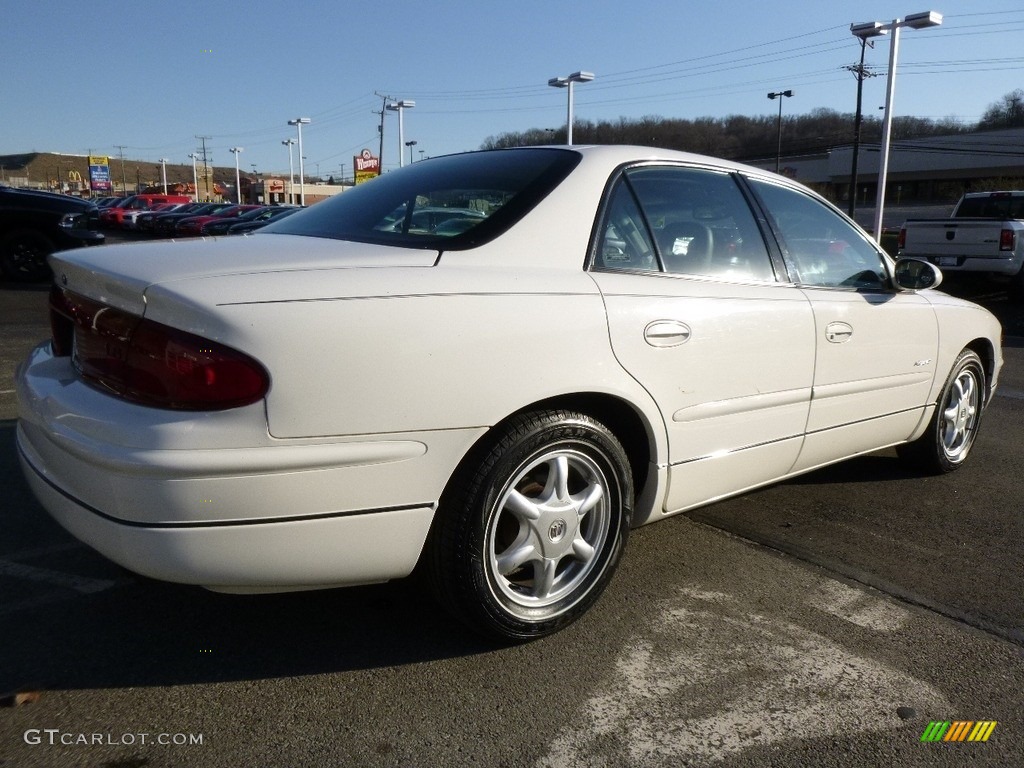 2001 Regal LS - White / Medium Gray photo #5
