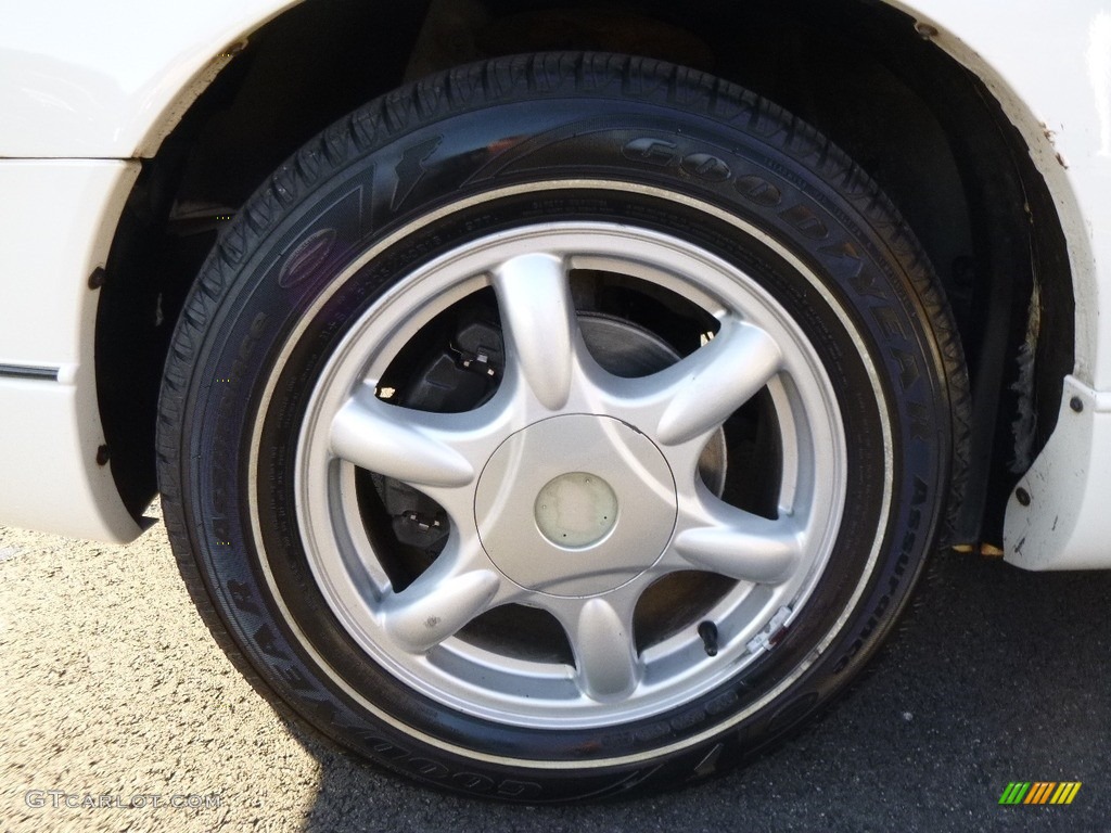 2001 Regal LS - White / Medium Gray photo #9