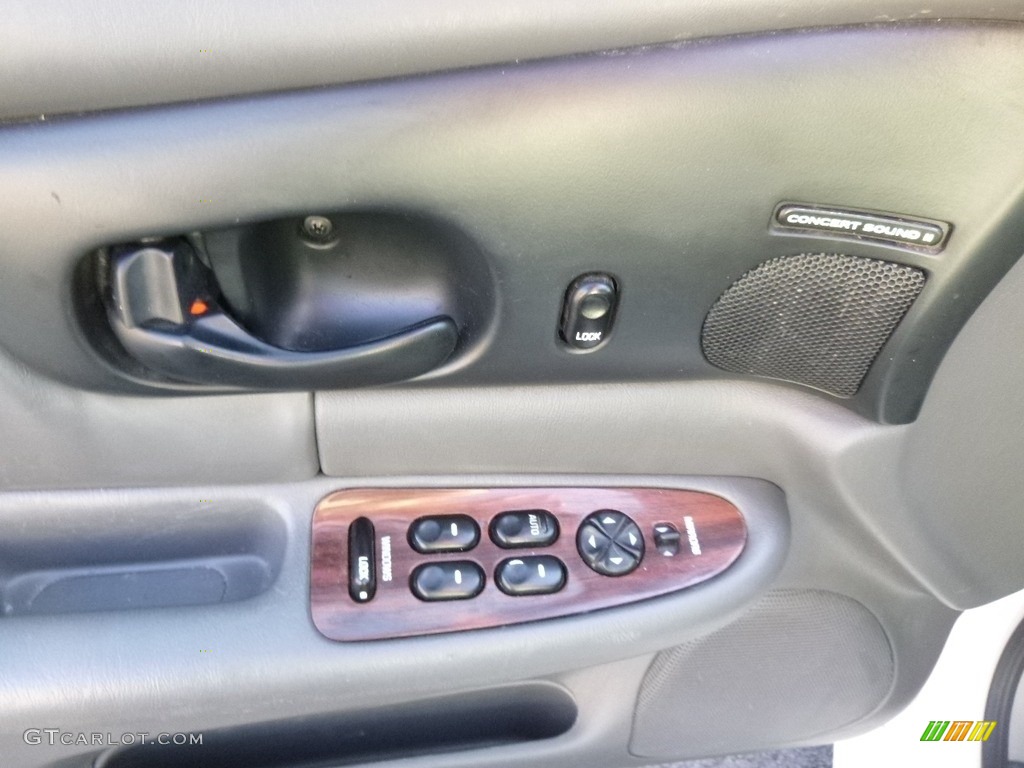 2001 Regal LS - White / Medium Gray photo #13