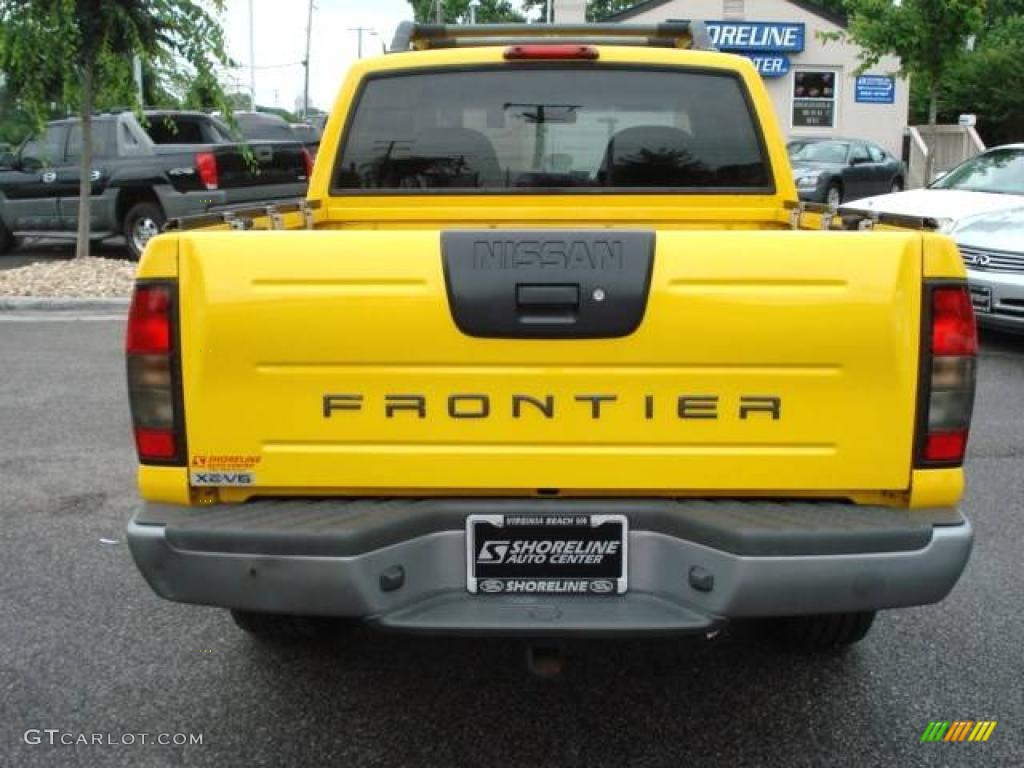 2001 Frontier XE V6 Crew Cab 4x4 - Solar Yellow / Gray photo #3