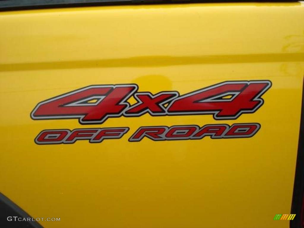 2001 Frontier XE V6 Crew Cab 4x4 - Solar Yellow / Gray photo #20