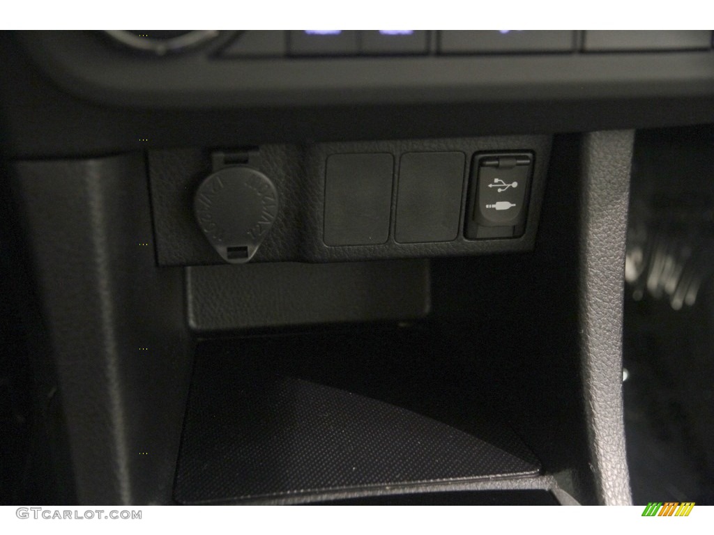 2014 Corolla LE - Super White / Ash photo #12
