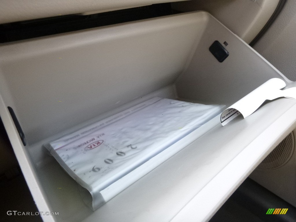2009 Spectra EX Sedan - Clear White / Gray photo #19