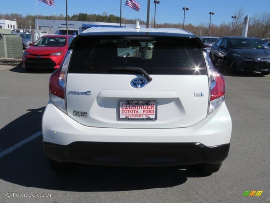 2017 Prius c One - Moonglow / Gray photo #21