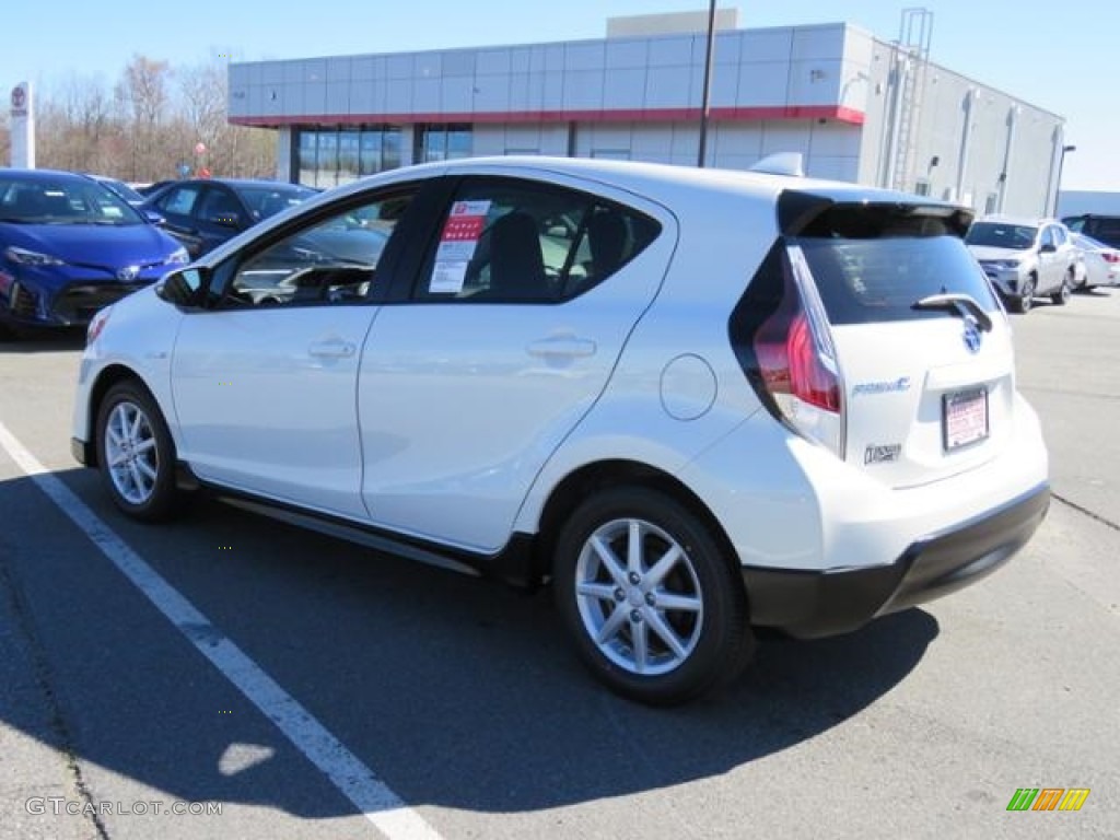 2017 Prius c One - Moonglow / Gray photo #22