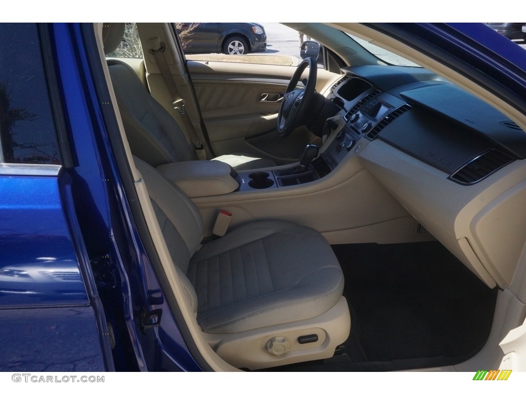 2013 Taurus SE - Deep Impact Blue Metallic / Dune photo #12