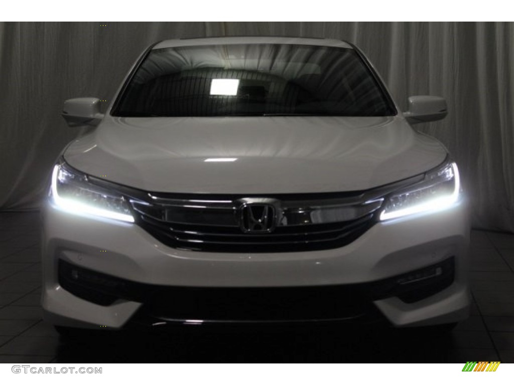 2017 Accord Hybrid Touring Sedan - White Orchid Pearl / Black photo #4