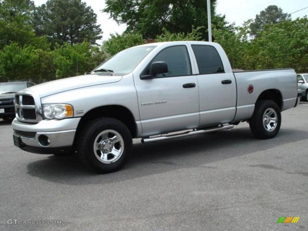 2004 Ram 1500 SLT Quad Cab 4x4 - Bright Silver Metallic / Dark Slate Gray photo #2