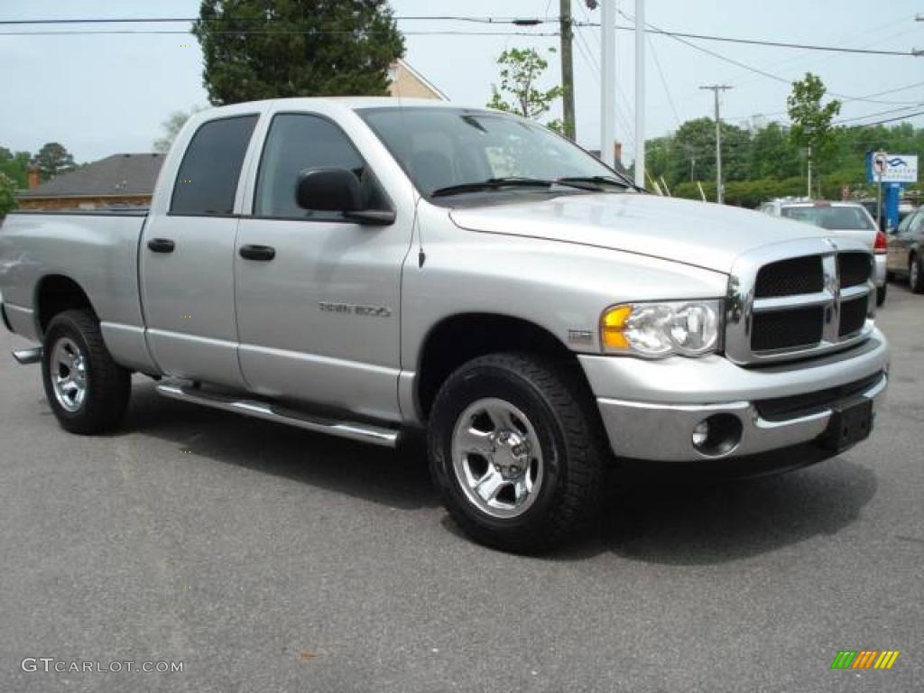 2004 Ram 1500 SLT Quad Cab 4x4 - Bright Silver Metallic / Dark Slate Gray photo #7