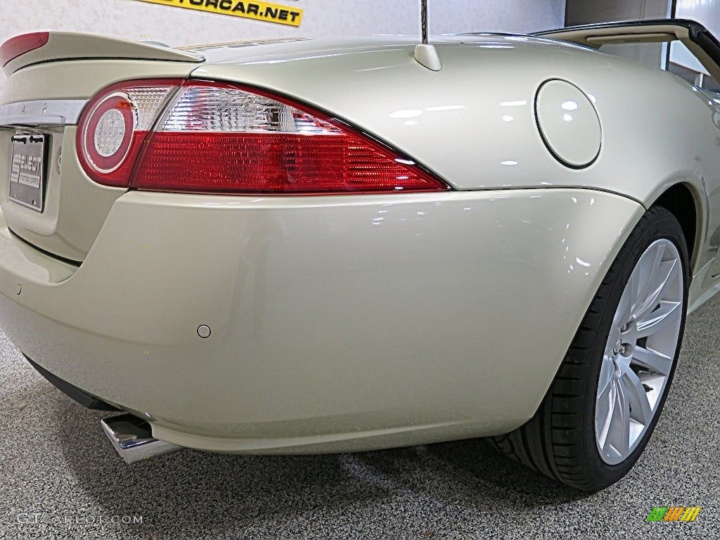 2007 XK XK8 Convertible - Porcelain White / Caramel photo #11