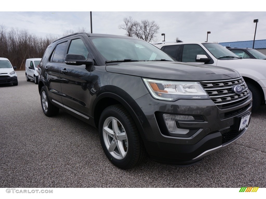 2017 Explorer XLT 4WD - Magnetic / Ebony Black photo #1