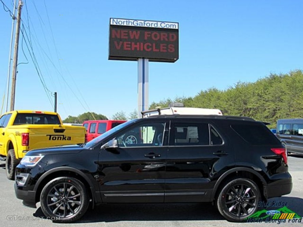 2017 Explorer XLT 4WD - Shadow Black / Sport Appearance Dark Earth Gray photo #2