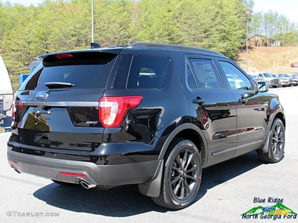 2017 Explorer XLT 4WD - Shadow Black / Sport Appearance Dark Earth Gray photo #5