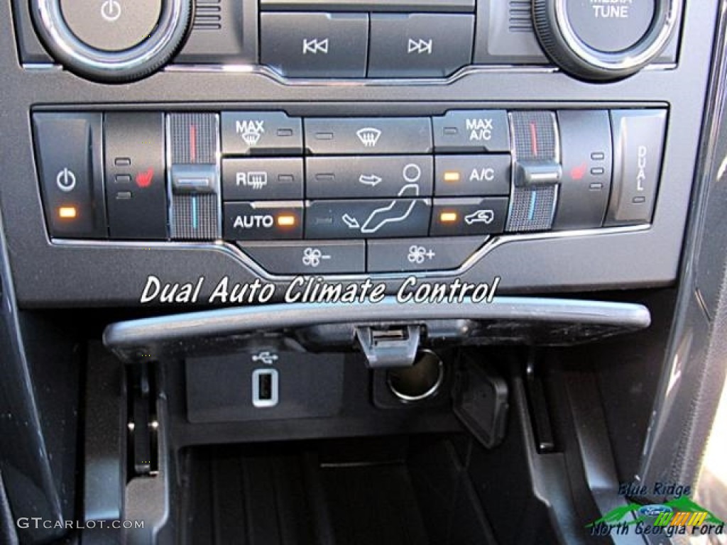 2017 Explorer XLT 4WD - Shadow Black / Sport Appearance Dark Earth Gray photo #25