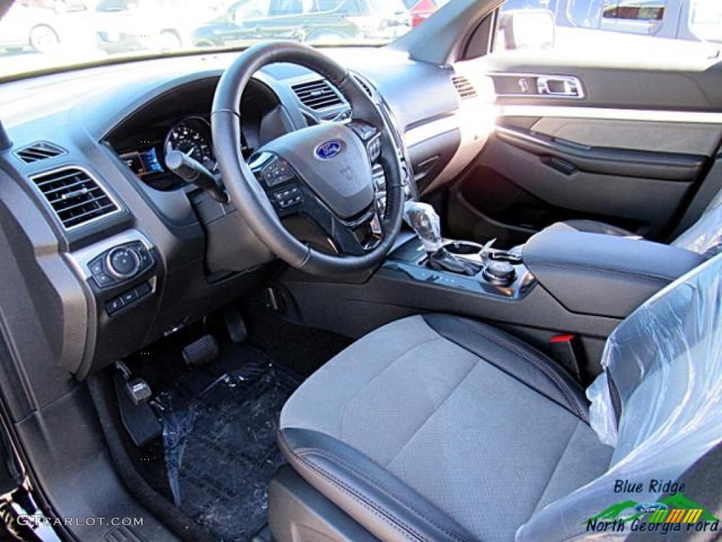 2017 Explorer XLT 4WD - Shadow Black / Sport Appearance Dark Earth Gray photo #29