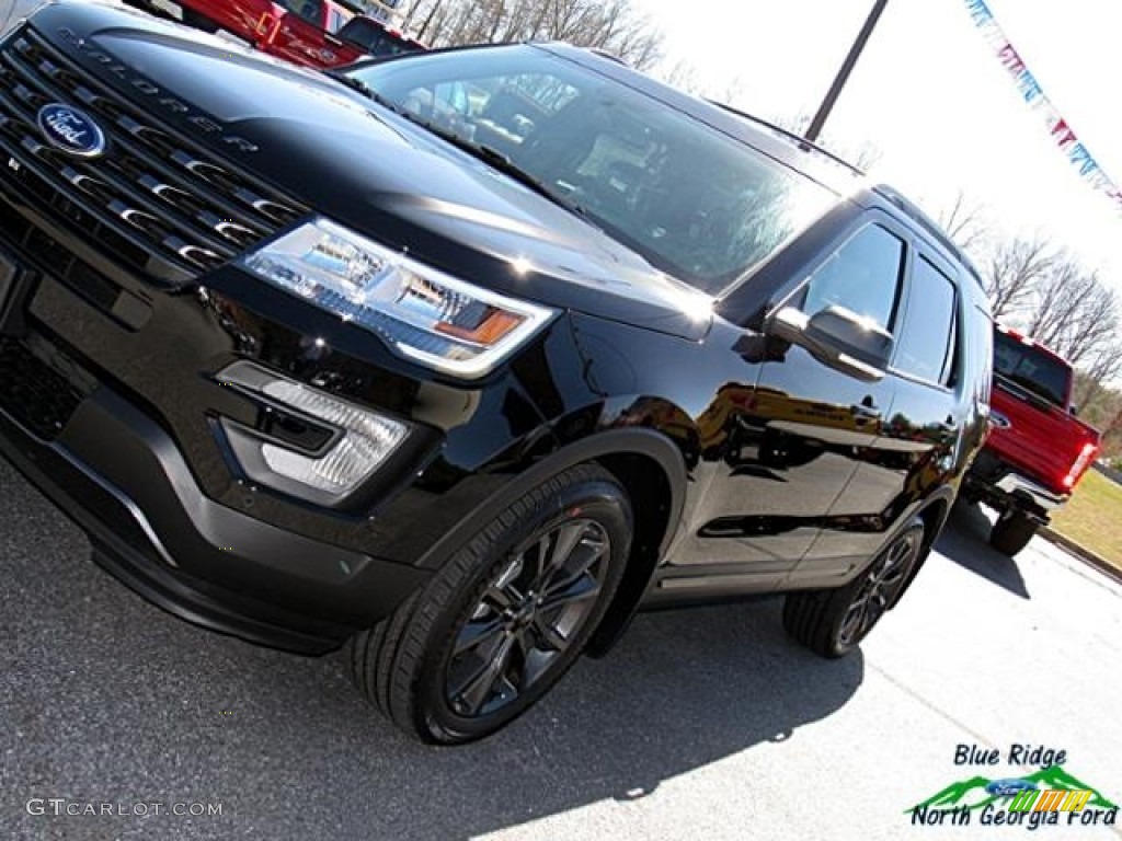 2017 Explorer XLT 4WD - Shadow Black / Sport Appearance Dark Earth Gray photo #33