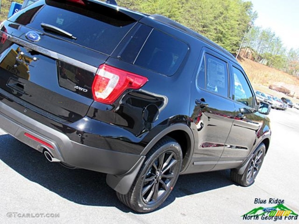 2017 Explorer XLT 4WD - Shadow Black / Sport Appearance Dark Earth Gray photo #35
