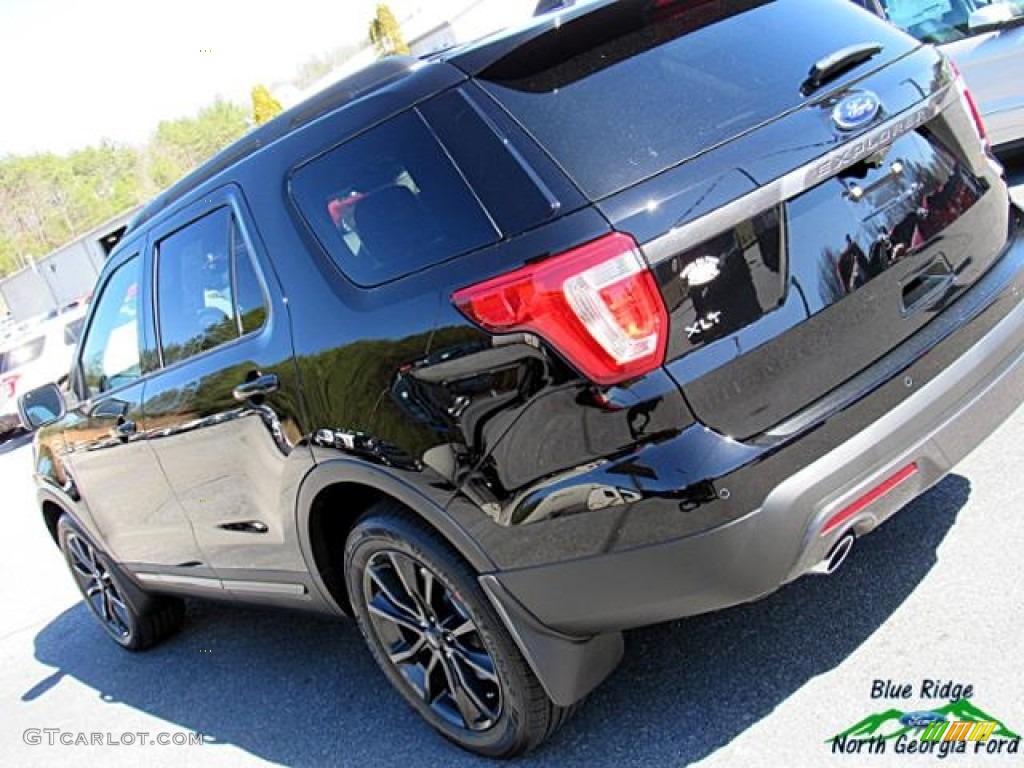 2017 Explorer XLT 4WD - Shadow Black / Sport Appearance Dark Earth Gray photo #36