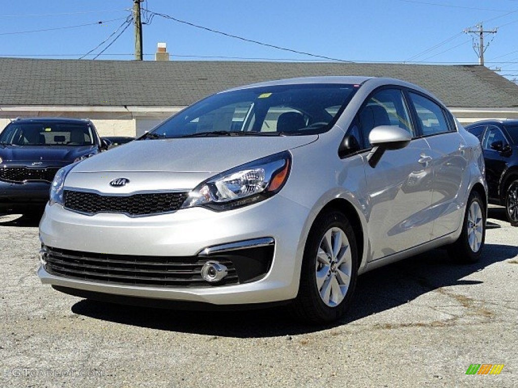 2017 Rio EX Sedan - Bright Silver / Black photo #3