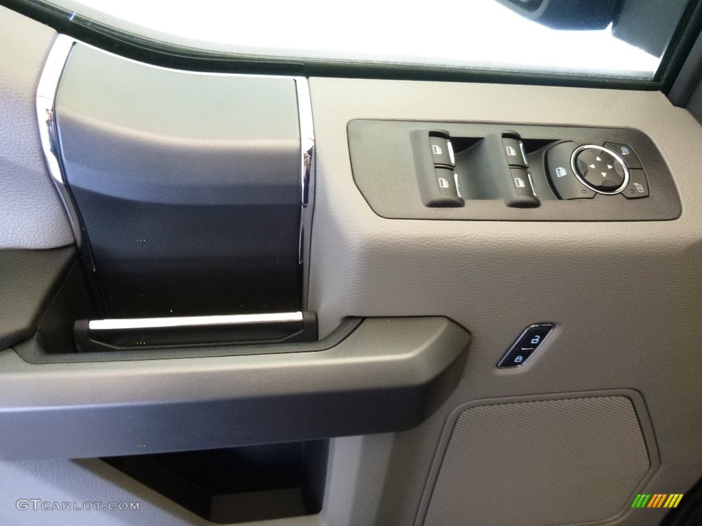 2017 F150 XLT SuperCab 4x4 - Lightning Blue / Earth Gray photo #10