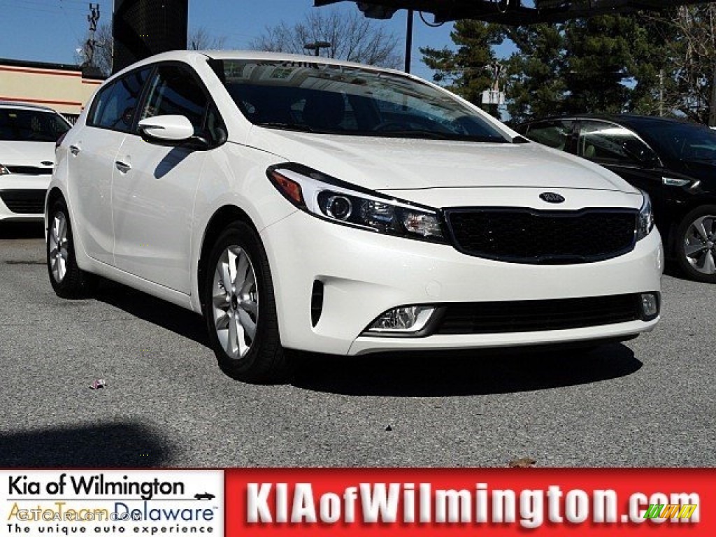 2017 Forte5 LX - Snow White Pearl / Black photo #1