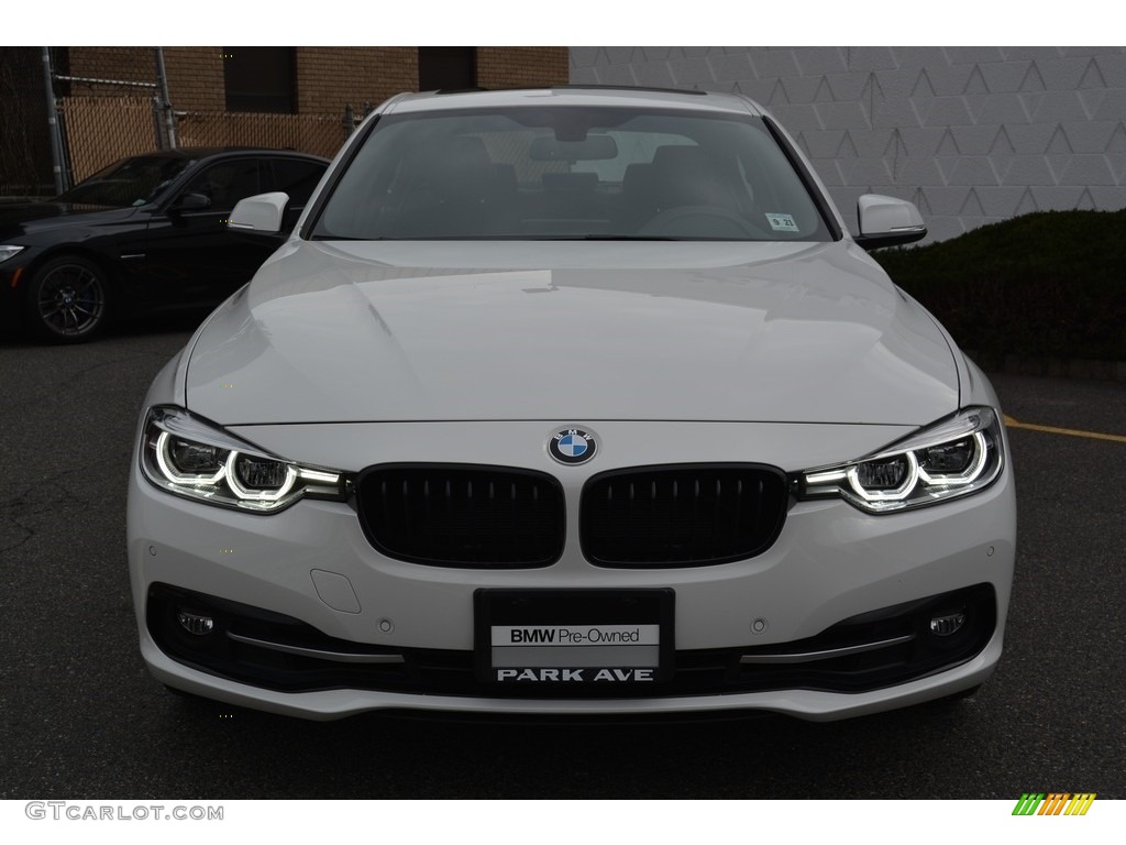 2017 3 Series 330i xDrive Sedan - Alpine White / Black photo #7