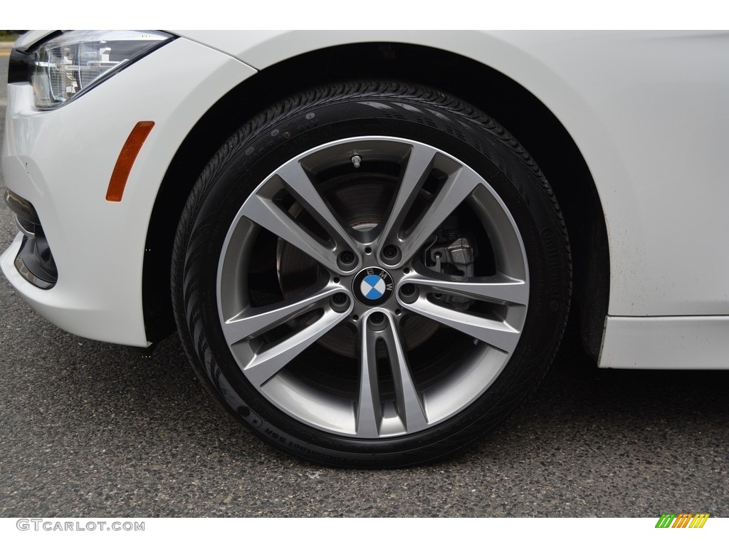 2017 3 Series 330i xDrive Sedan - Alpine White / Black photo #32
