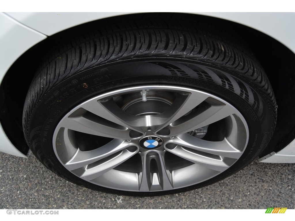 2017 3 Series 330i xDrive Sedan - Alpine White / Black photo #33