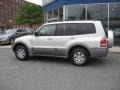 Viking White Pearl - Montero Limited 4x4 Photo No. 2